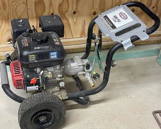 SIMPSON Pressure Washer