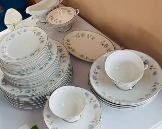"Elegant Lady" Dish Set 