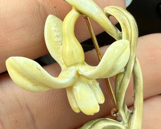 HAR Vintage Brooch