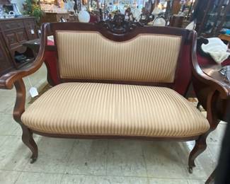Victorian Carved Sette 