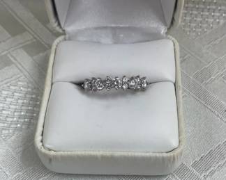 Sterling Ring w/Clear Stones 