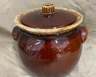 Hull Brown Drip Bean Pot w/Lid 