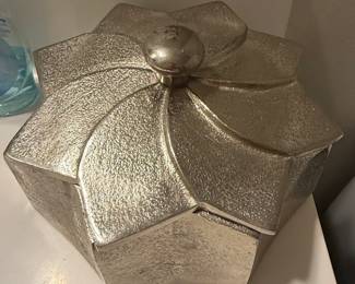 Silver Plated Flower Shaped Lidded Box