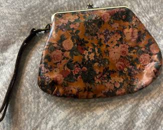Vintage Floral Tapestry Kisslock Coin Purse with Wrist Strap
