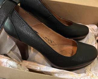 Sofft Manhattan Black Leather Ankle Strap Heels