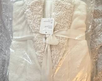 Pottery Barn Teddy Faux Fur Trim Robe