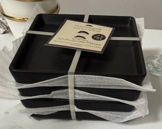 Montaigne AllPurpose Plates Set