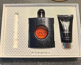 Yves Saint Laurent Black Opium Eau de Parfum Piece Gift Set