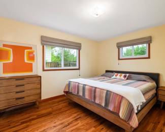 Casterly King size bedroom set. Bed features an optional adjustable base with remote control