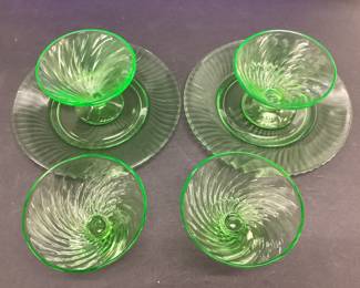 4 FEDERAL GLASS DIANA GREEN URANIUM SHERBET DESSERT CUPS AND TWO PLATES