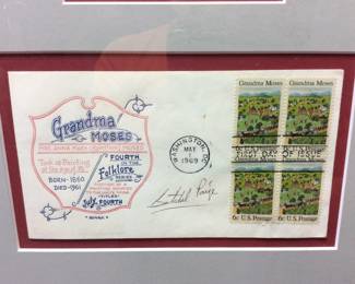 MLB HOF SATCHEL PAIGE AUTOGRAPHED GRANDMA MOSES ENVELOPE IN FRAME WITH PHOTOGRAPH & PLAQUE DESCRIPTION DISPLAYED MLB HALL OF FAME NO COA