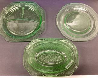 3 FEDERAL GREEN URANIUM GLASS MADRID PATTERN SERVING BOWL, LUNCHEON PLATE AND DIVIDED DINNER PLATE