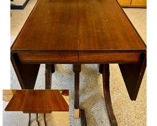 Drop leaf table