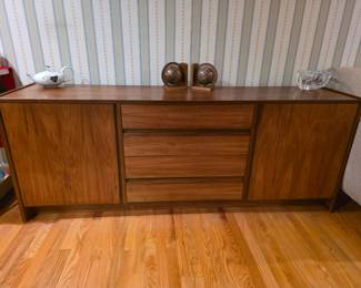 Vintage Mid-Century Modern walnut credenza, in Excellent condition!likely manufactured by Honderich or in a similar Danish style. Can't locate a makers mark or stamp to confirm manufacturer. 