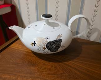 Vintage Augarten Wien Austria porcelain tea pot