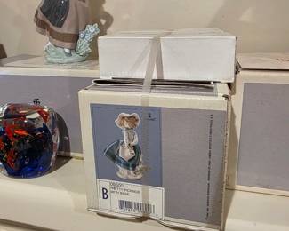 New in box! Lladro Figurine - Pretty Pickings, girl with flower basket #5222