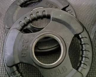 Olympic RubberCoated Weight Plate Set  2.5, 5, 10 Pound Grip Plates and Clamps