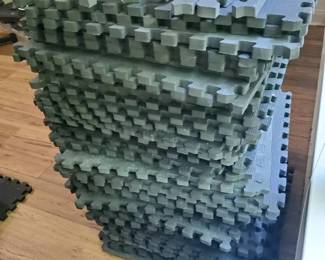 Interlocking Foam Floor Mats  50 Bulk Tiles  great for gym or playroom