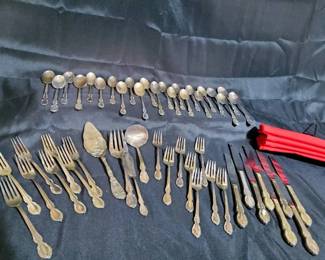 Vintage Rogers Bros SilverPlated Flatware Set  50 Piece Collection