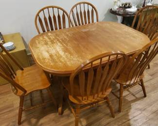 Vintage Oak Dining Table And 6 Chairs