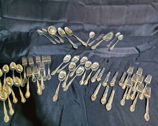 Vintage WM Rogers SilverPlated Flatware Set  w Gerber Miming Steak Knives