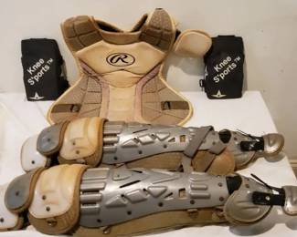 Rawlings Catchers Gear Set with Chest Protector, Leg Guards, Knee Savers  Equipment Bag