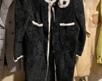 Chanel Black & White Flower Motif Shearling Coat – Size 48