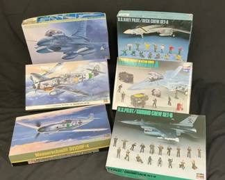 Hasegawa Model Airplane Kits Ft. U.S. Ground Crew Set A, F16D Fighting Falcon  Variety