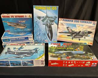 ESCI Model Plane Kits feat. Cessna 172 Skyhawk
