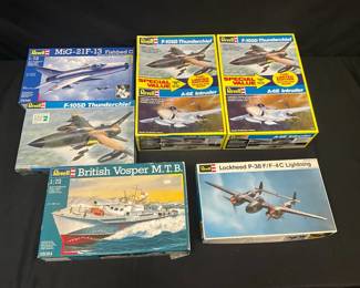 Revell 172 Model Kits feat. F105D Thunderchief