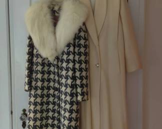  03 Houndstooth Wool Coat with Fur collar and Ivory Wood Coat
