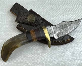 Damascus Steel Fixed Blade Knife w/ Sheath