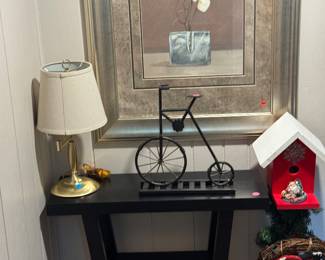 Accent table