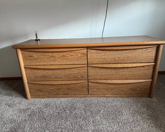 6 drawer wood dresser