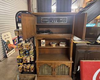 Record cabinet