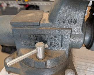 T7 - $500. Wilton 6.5" Jaw - Combination Vice. (Wilton WL9-28807 1765, Tradesman Vise, 6-1/2"Jaw Width, 6-1/2" Jaw Opening, 4" Throat Depth)