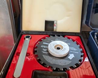 T34 - $150. Freud Dial-a-Width Dado. 8" Diameter. 24 teeth. Model SD608. 