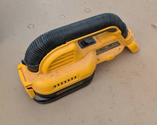 T26 - $30. DeWalt Model DC515. Heavy Duty 1/2 gallon 18v cordless Wet/Dry Vacuum. 