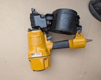 T20 - $150. Bostitch N80CB-1 Framing Nailer. WITH 3+ boxes of rolled nails and BucketBoss Bag. 