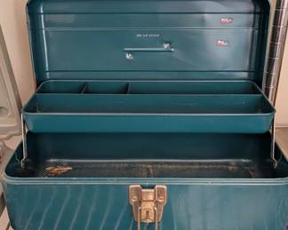 T11- $15. Union Metal Toolbox. 
