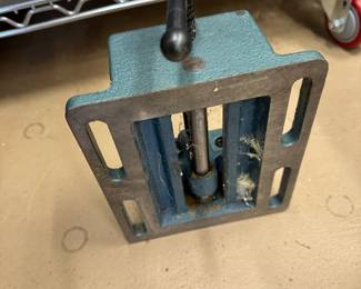 T122 - $40. Wilton Vice Model #11744. 