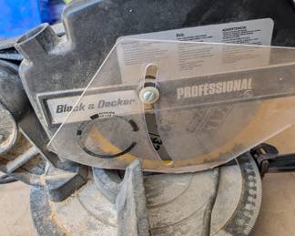 T5 - $60. Black & Decker Professional 10" Miter Saw. Model 1702. Tested & Works. 