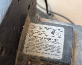 T5 - $60. Black & Decker Professional 10" Miter Saw. Model 1702. Tested & Works. 