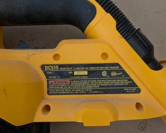 T26 - $30. DeWalt Model DC515. Heavy Duty 1/2 gallon 18v cordless Wet/Dry Vacuum. 