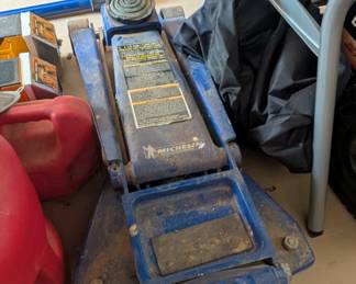 T56 - $75. Michelin 3.5 Ton Speedy Lift Hydraulic Jack. 