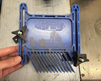 T102 - $10. Kreg Feather Board. 