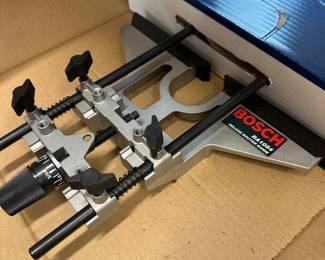 T115 - $15. Bosch RA1054 Deluxe Router Guide. 