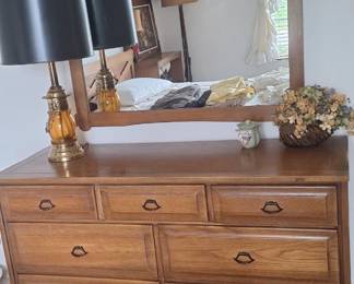 mirror with dresser