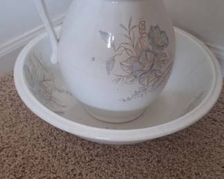 Porcelain wash pitcher and basin