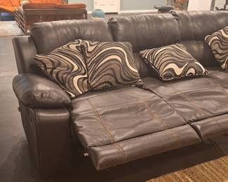 Leather sectional w 2 recliners 